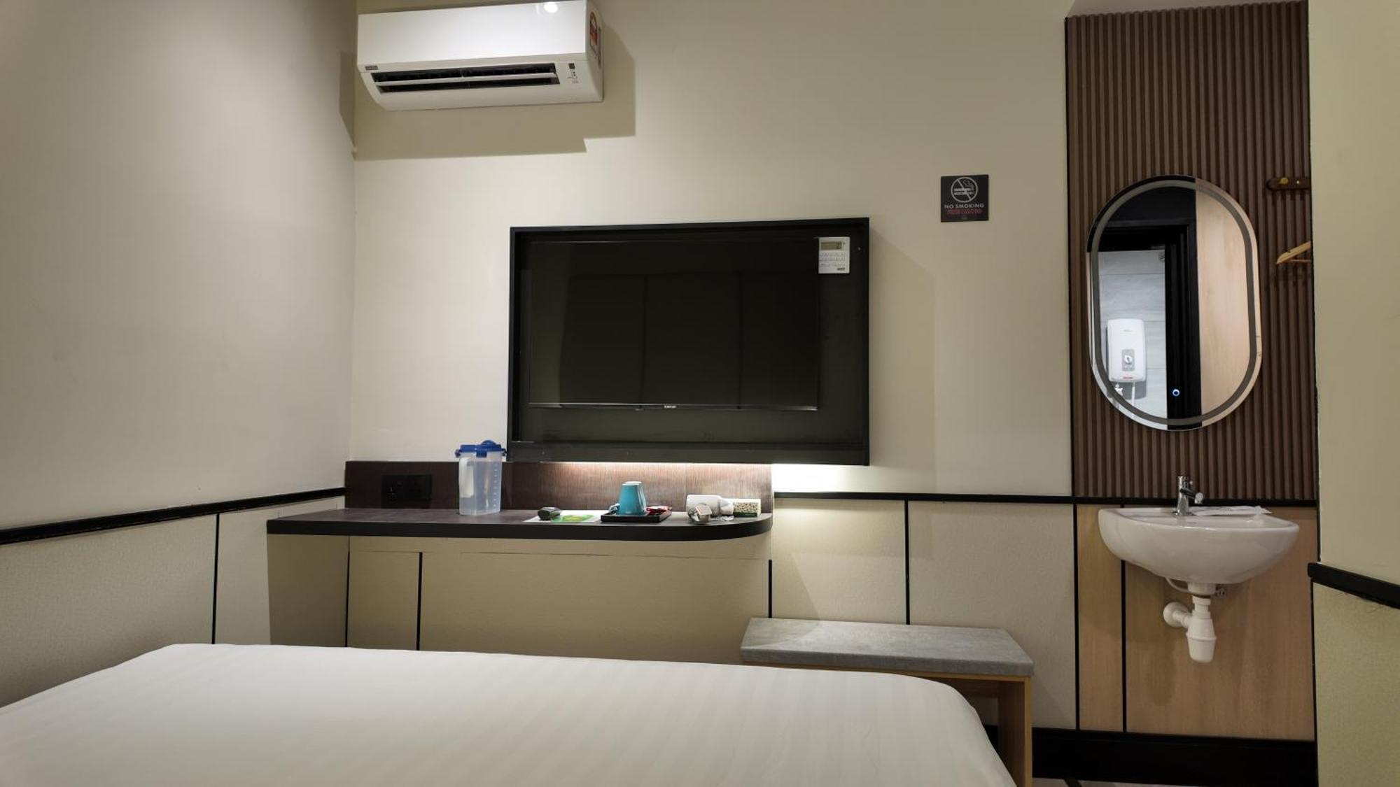 Urban Sunday, Jalan Langgar Hotel *